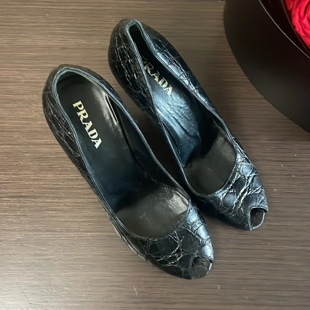🎉🎉 HOST PICK 🎉🎉 100% authentic Prada alligator, 4 inch black peep toe heels